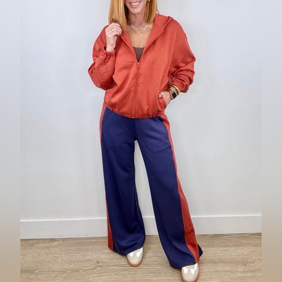 NWT YELETE Scuba in Rust Zip-Up Hoodie. - Picture 2 of 4